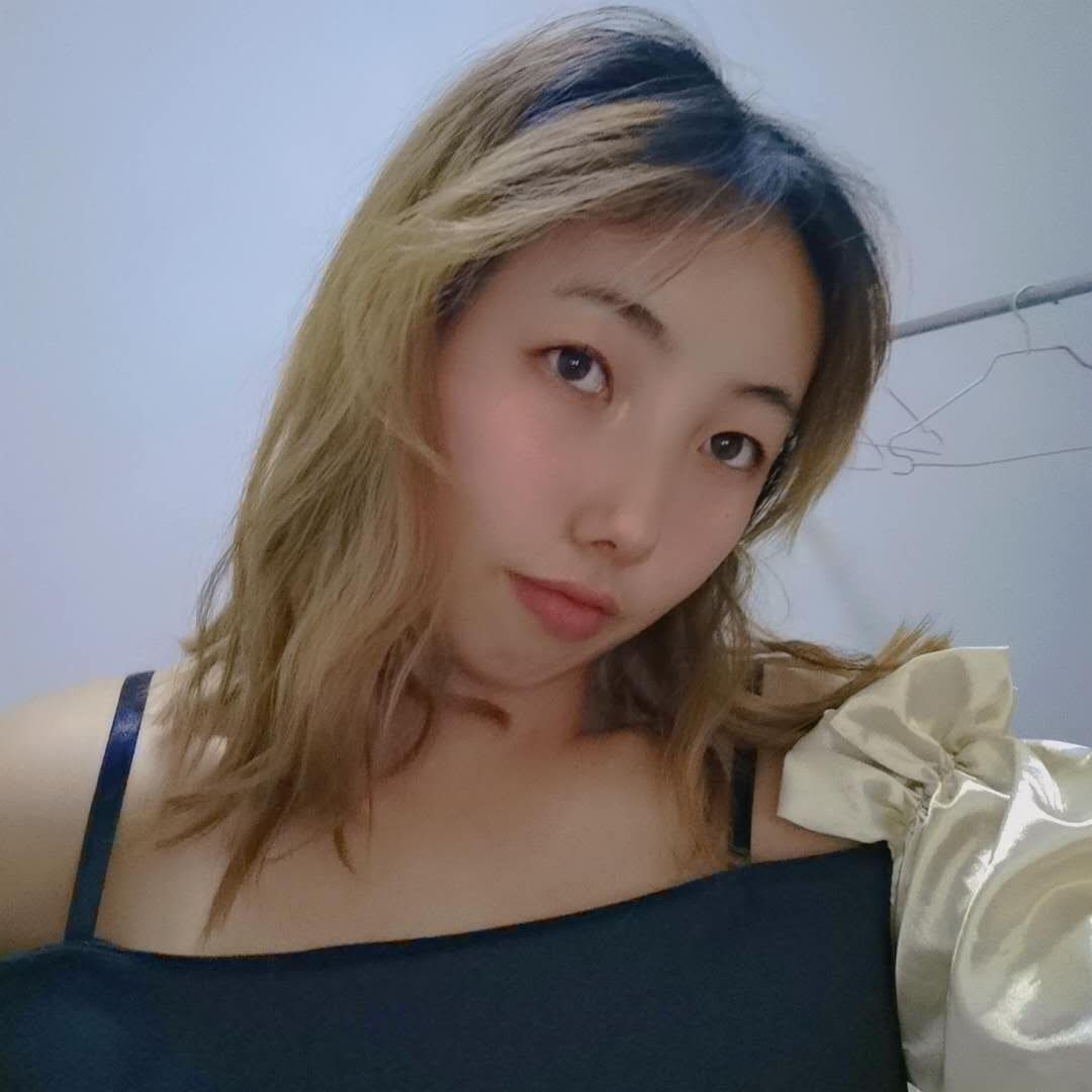 Asian girl gets wild #2sbwlJWc