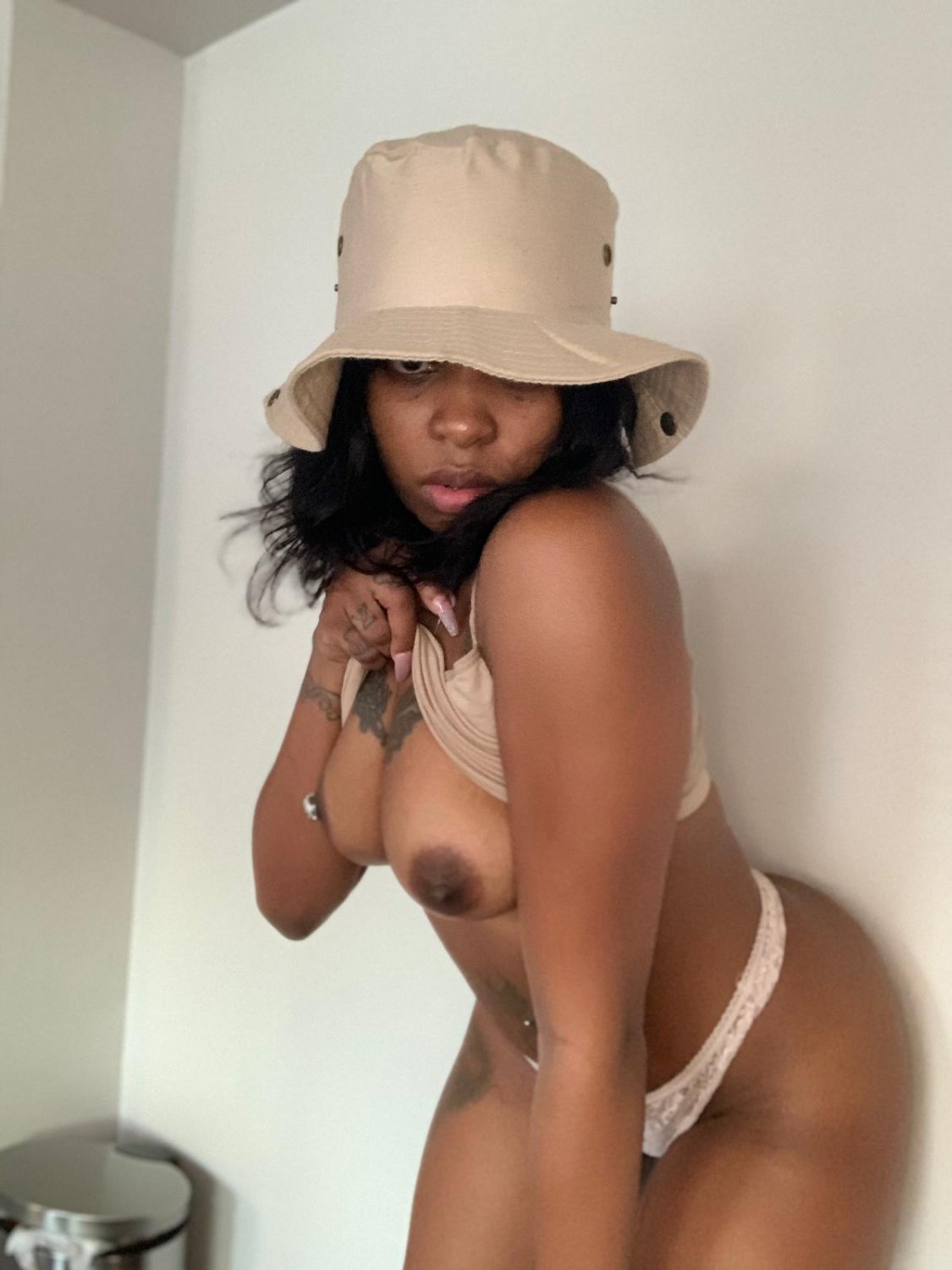 18 and freaky #Ndx4eVgO